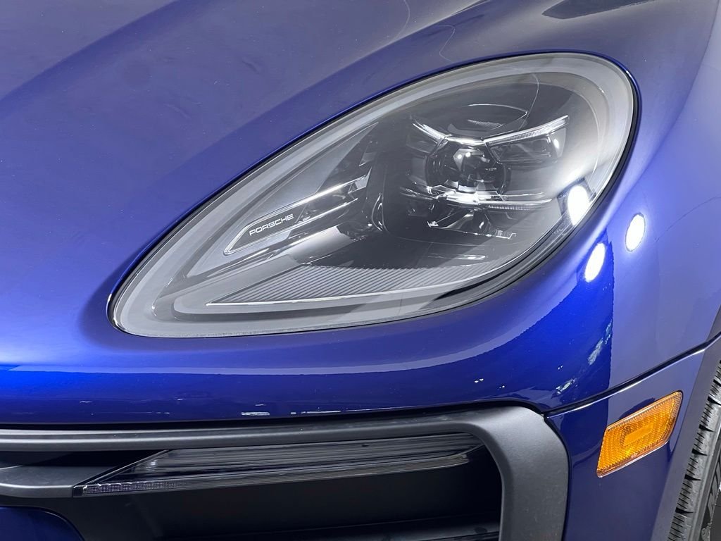 New 2026 Gentian Blue Metallic Porsche  image 13