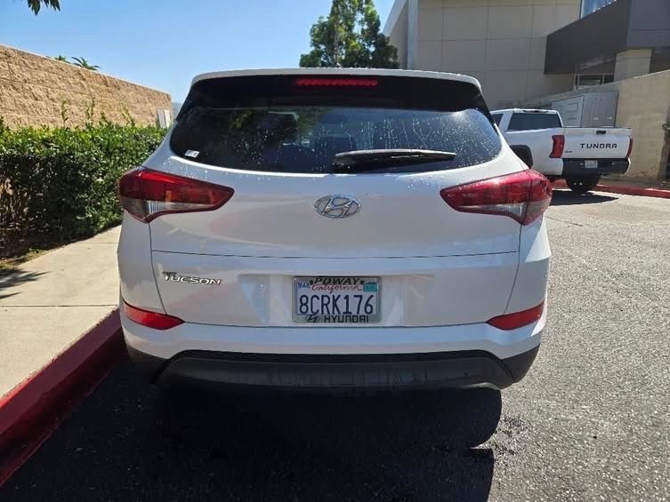 Used 2017 White Hyundai SE image 8