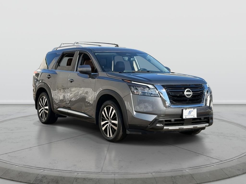 2024 Nissan Pathfinder Platinum