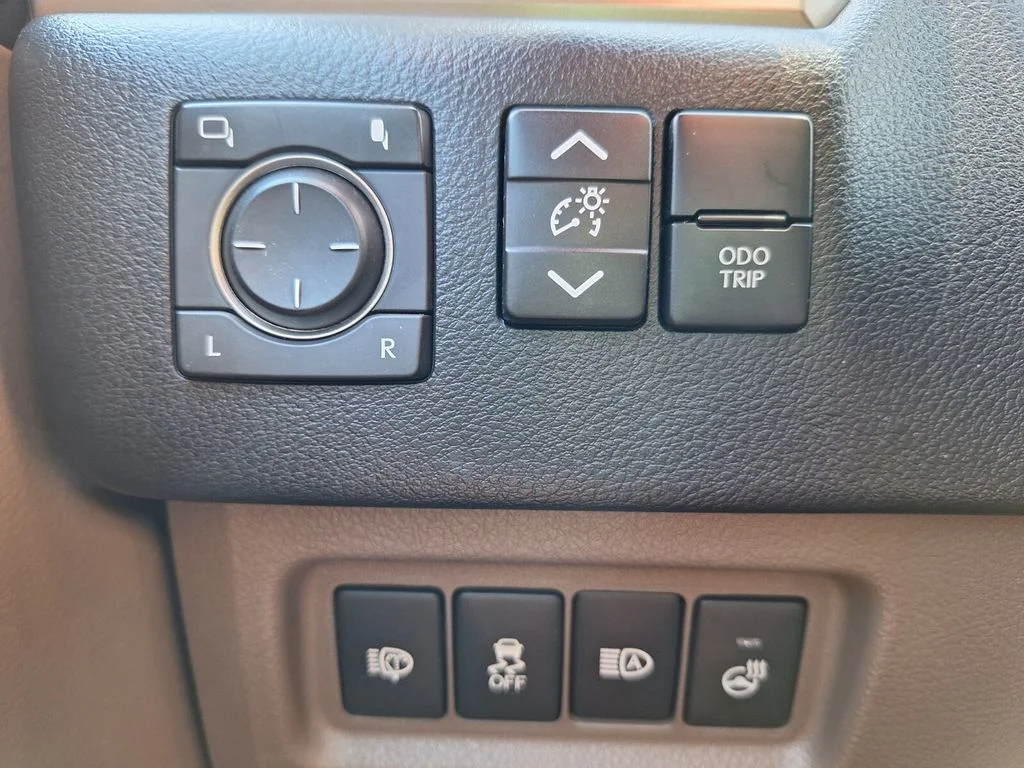 Used 2021 Blue Lexus 460 image 13