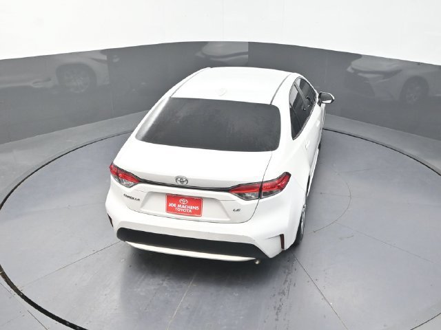 Used 2021 White Toyota LE image 28