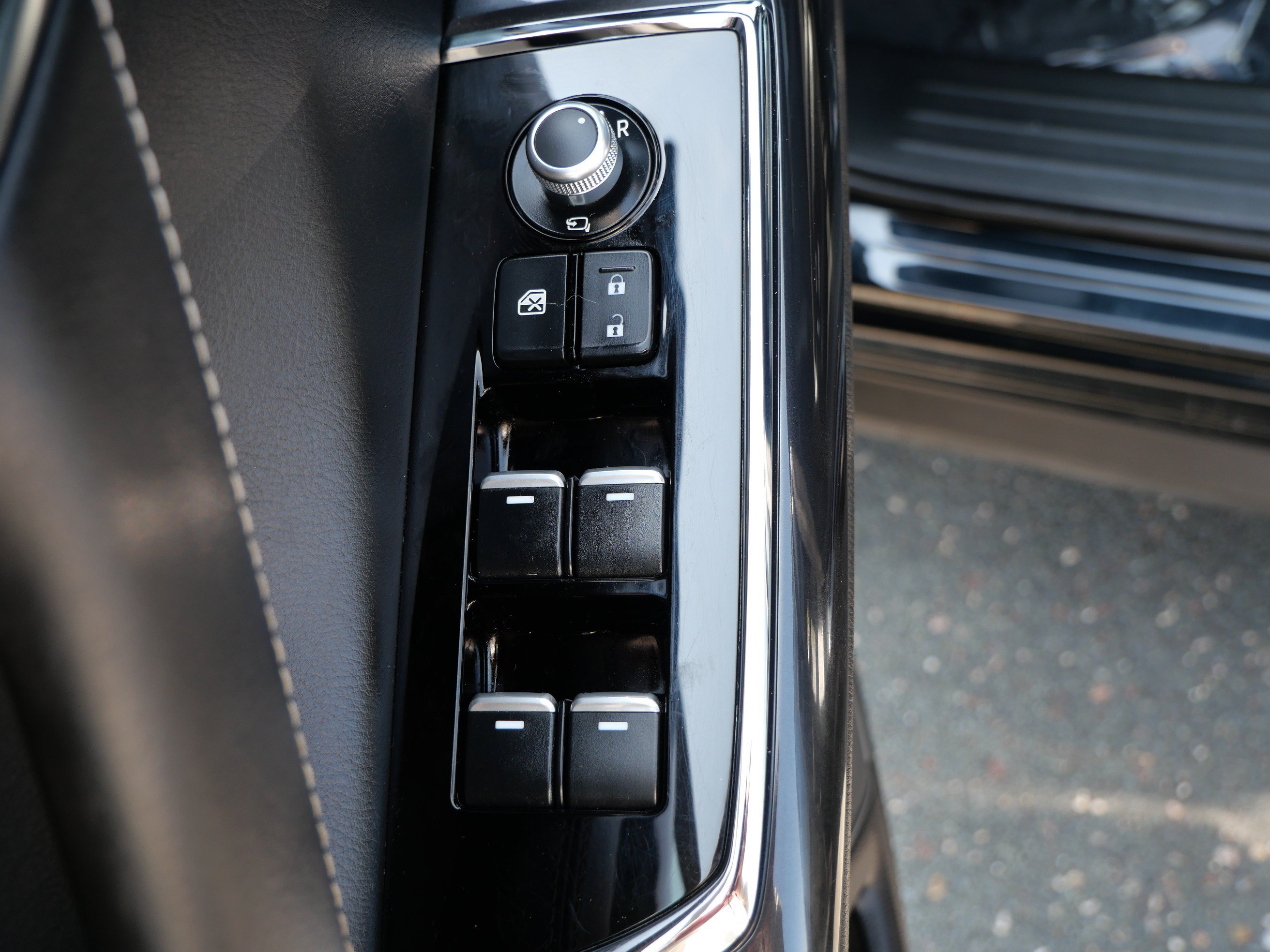 Used 2022 Jet Black Mica Mazda Grand Touring image 16