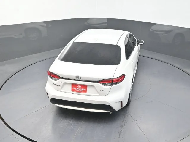 Used 2021 White Toyota LE image 28
