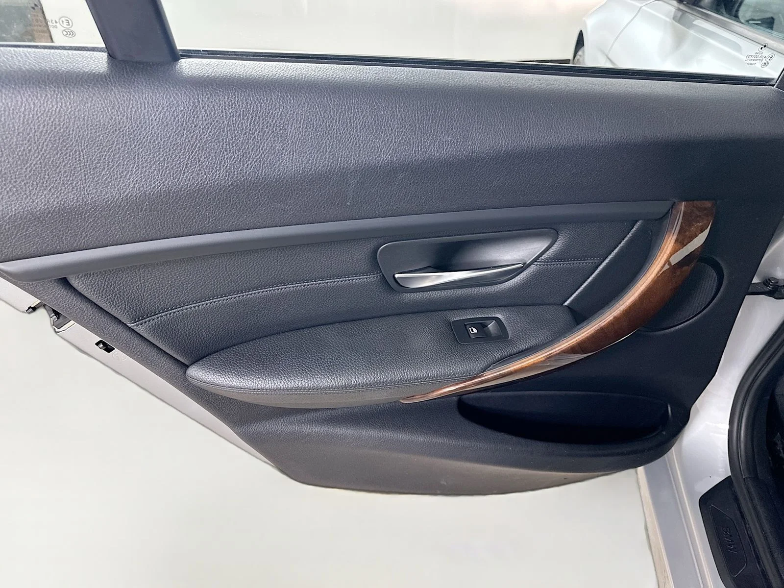 Used 2014 Silver BMW  image 33