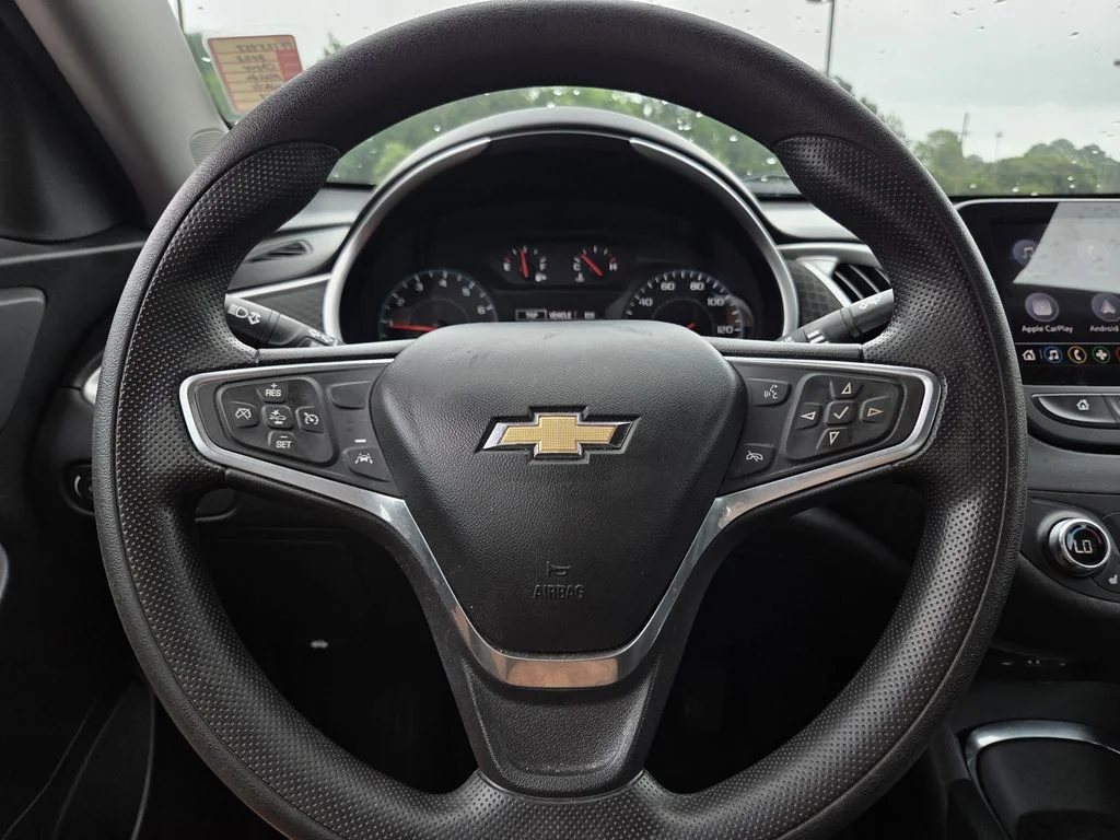 Used 2023 White Chevrolet LT image 21