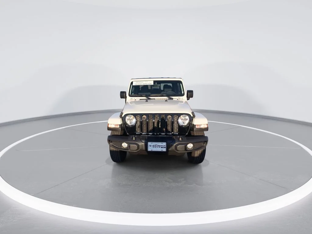 Used 2022 White Jeep Altitude image 3