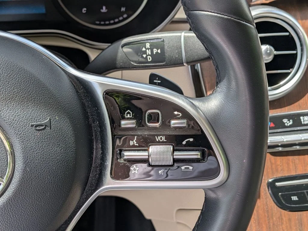 Used 2022  Mercedes-Benz GLC 300 image 18