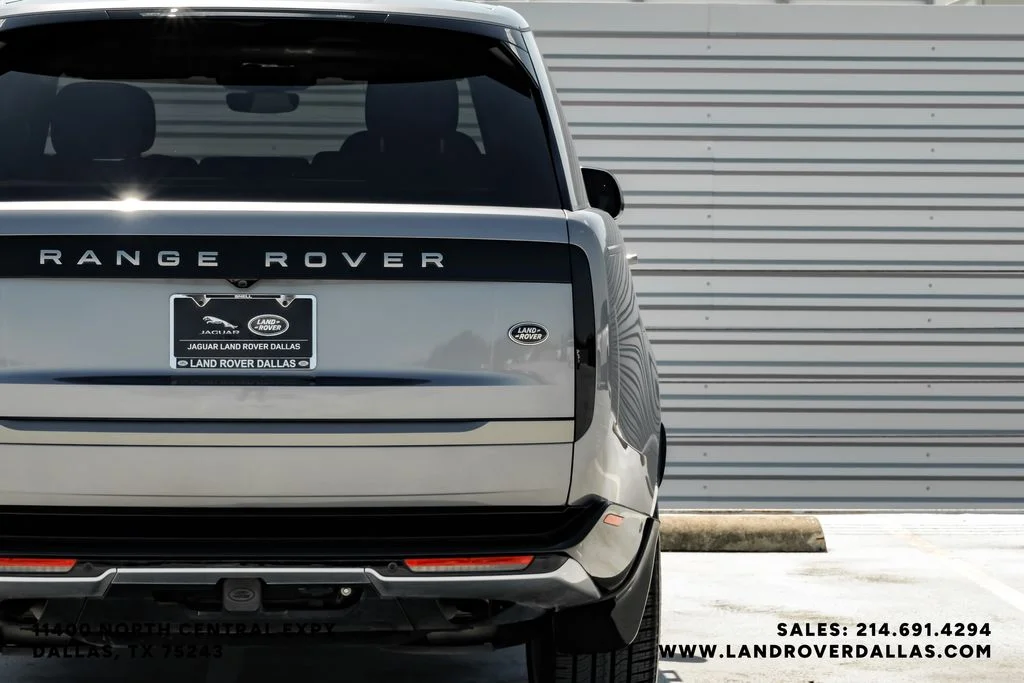 Used 2023 Grey Land Rover SE image 49