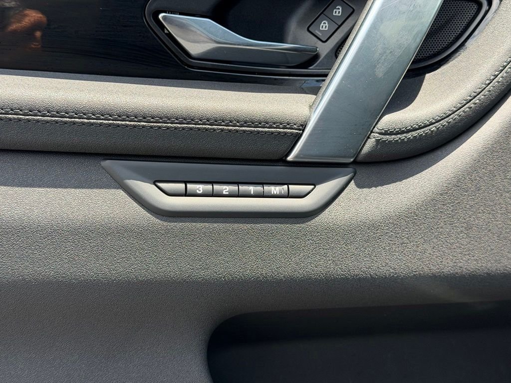 Used 2024 Gray Land Rover S image 16