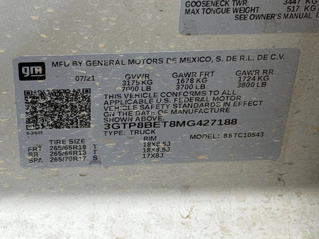 Used 2021 Silver GMC SLE image 24