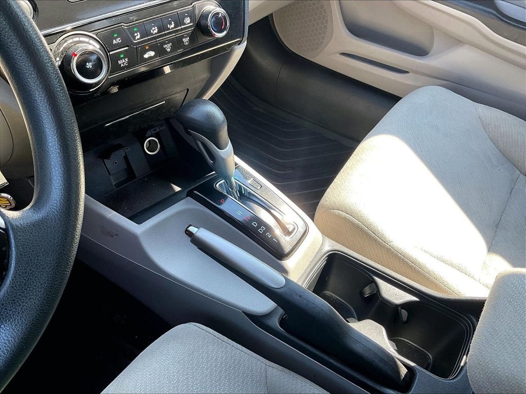 Used 2013 Silver Honda LX image 19