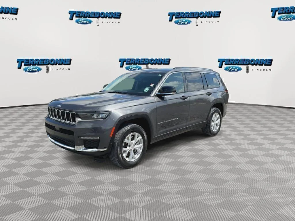 Used 2023 Metallic Jeep Limited image 4