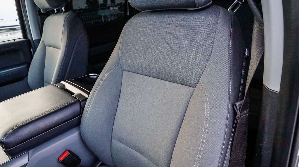 Used 2025 Silver Metallic Ford XLT image 29