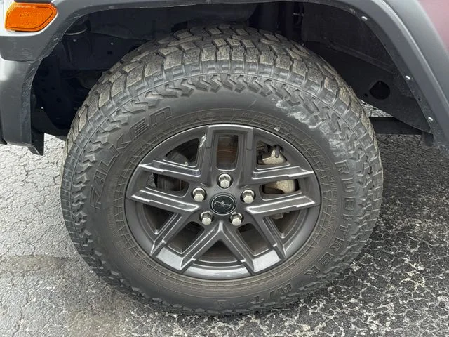 Used 2024 Red Jeep Sport S image 10