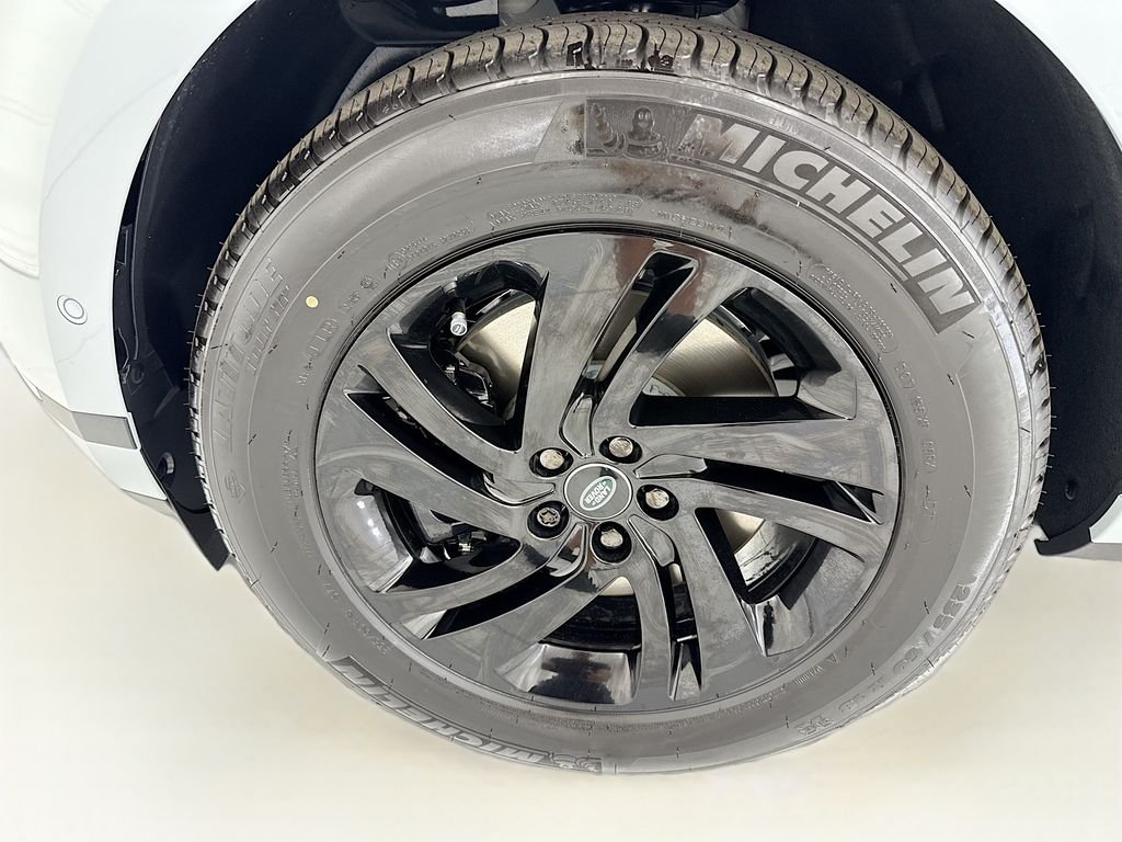 New 2026 Arroios Grey Metallic Land Rover S image 30
