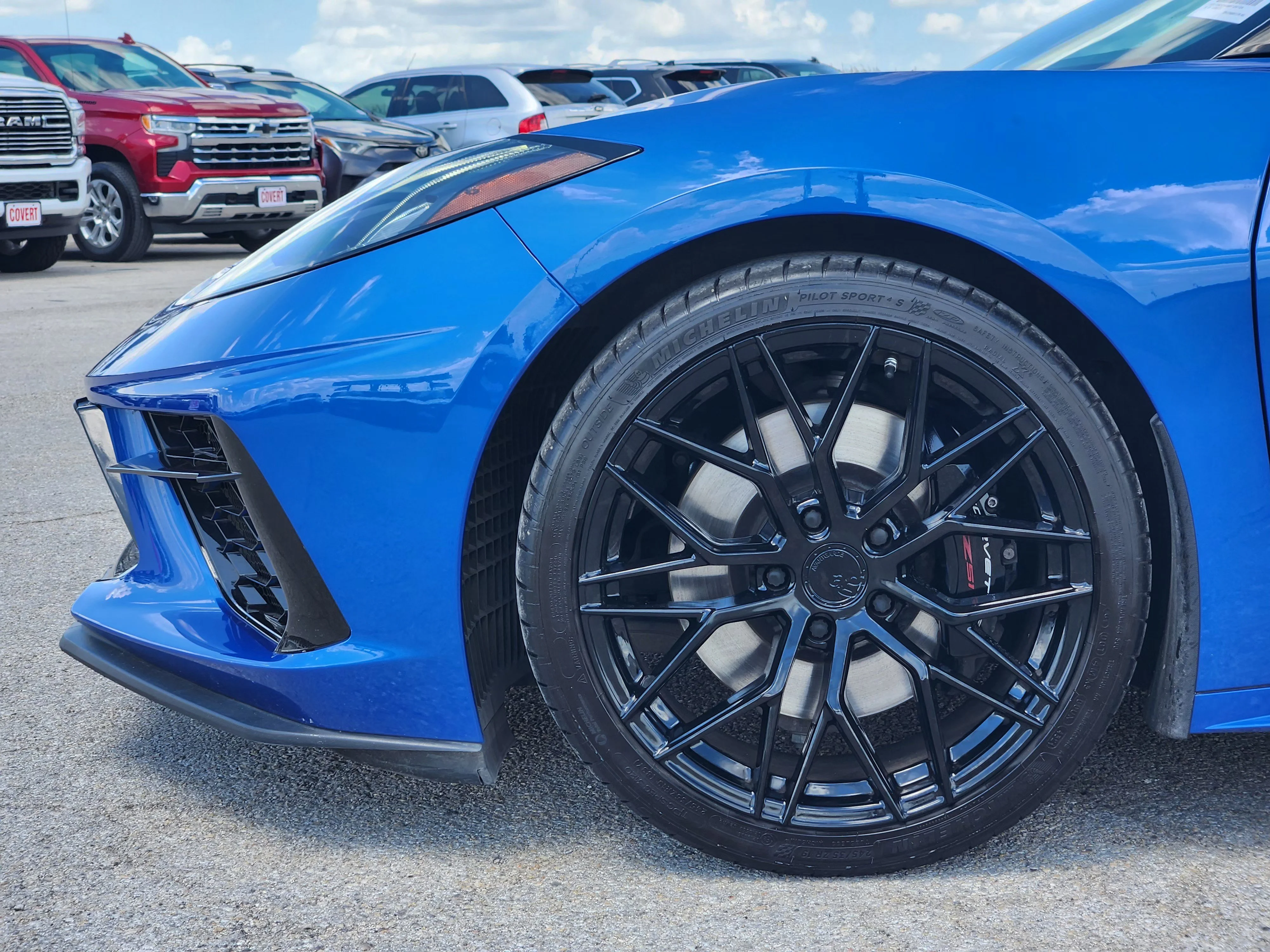 Used 2021 Elkhart Lake Blue Metallic Chevrolet Stingray 2LT image 9
