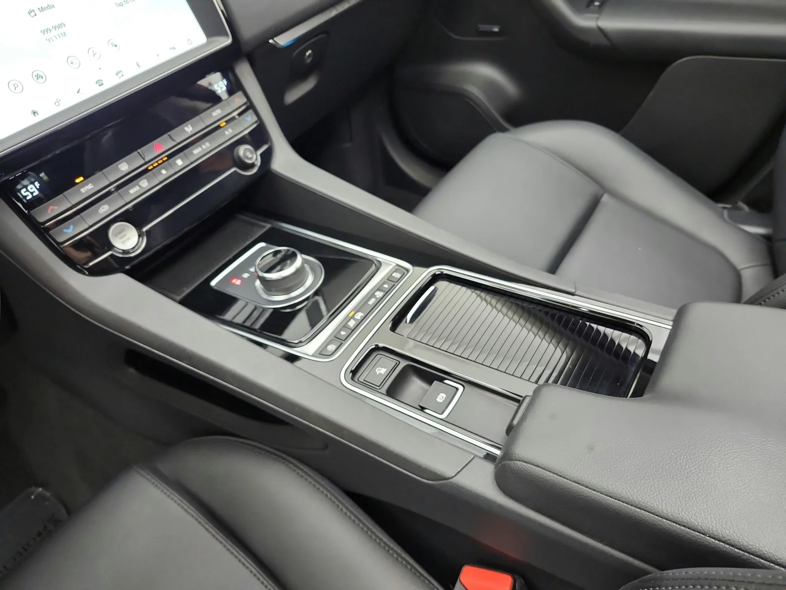 Used 2019 Narvik Black Jaguar 25t Premium AWD image 11