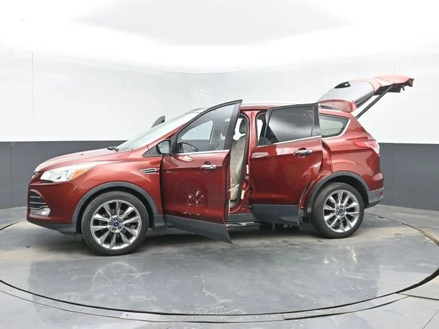 Used 2016 Orange Ford SE image 49