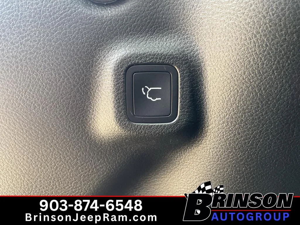 Used 2023 Grey Jeep Altitude image 12