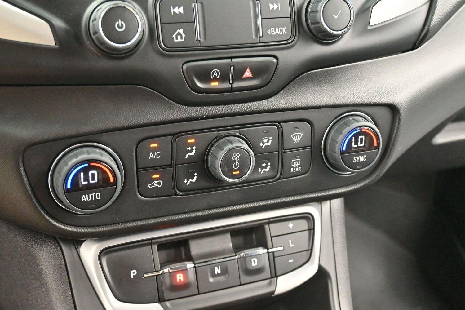 Used 2022 QUICKSILVER METALLIC GMC SLT image 24