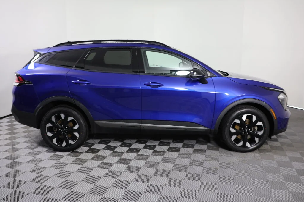 Used 2023 Sapphire Blue Kia X-Line image 9