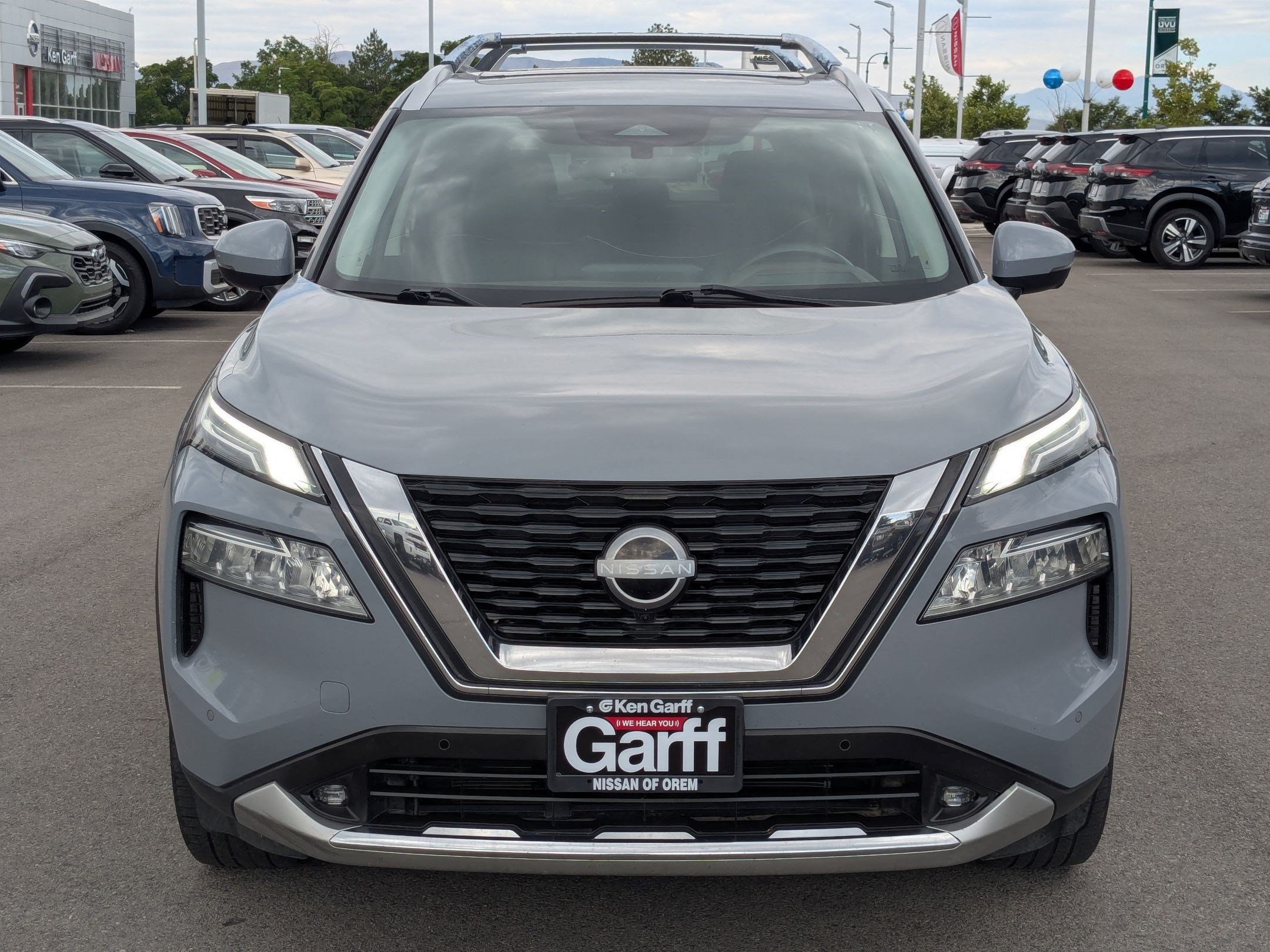 Used 2022 Boulder Gray Pearl Nissan Platinum image 9