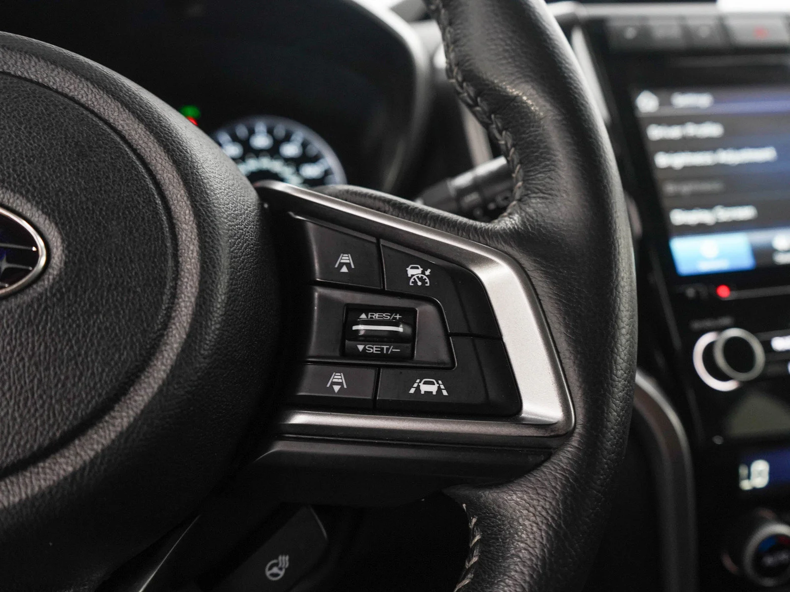 Used 2020 Magnetite Gray Metallic Subaru Limited image 32