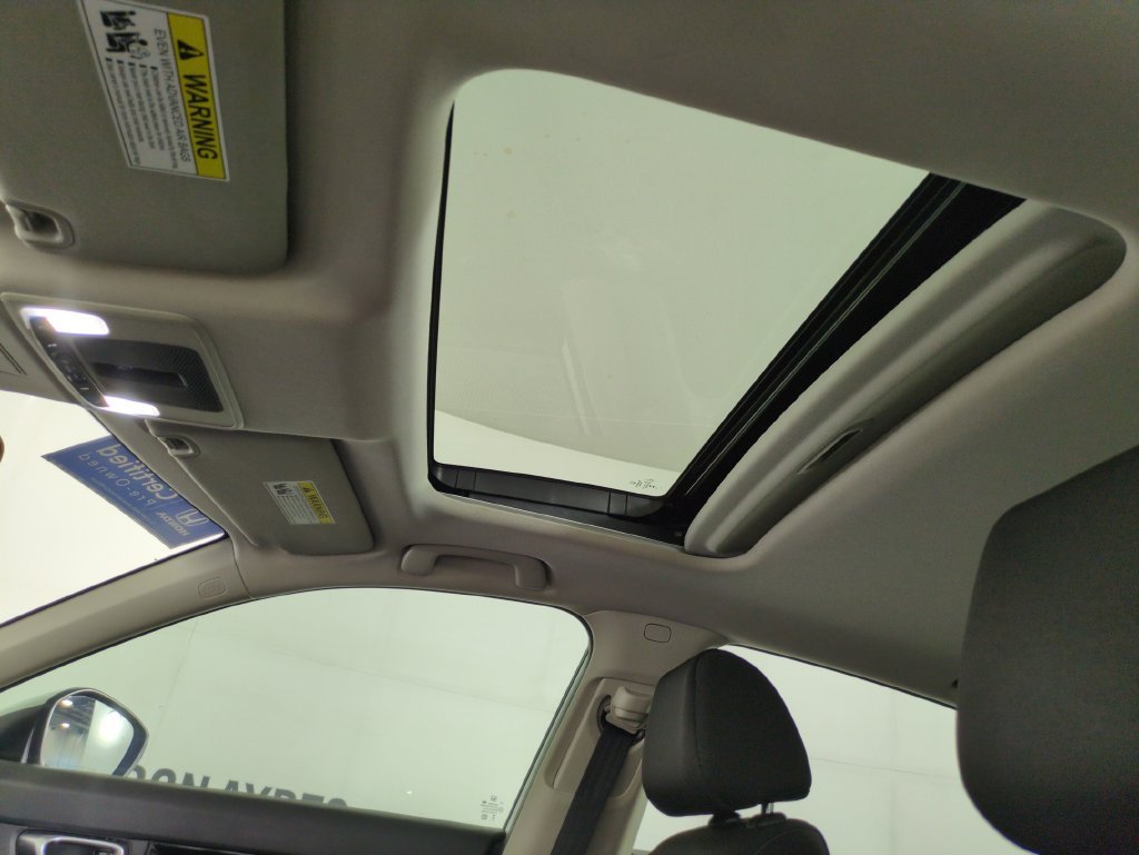 Used 2024 Platinum White Pearl Honda EX image 23