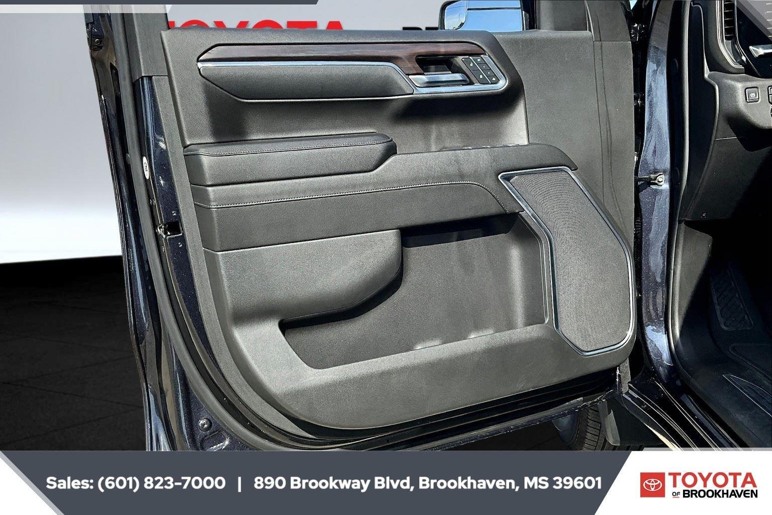 2024 GMC Sierra 1500 SLT - Photo 17