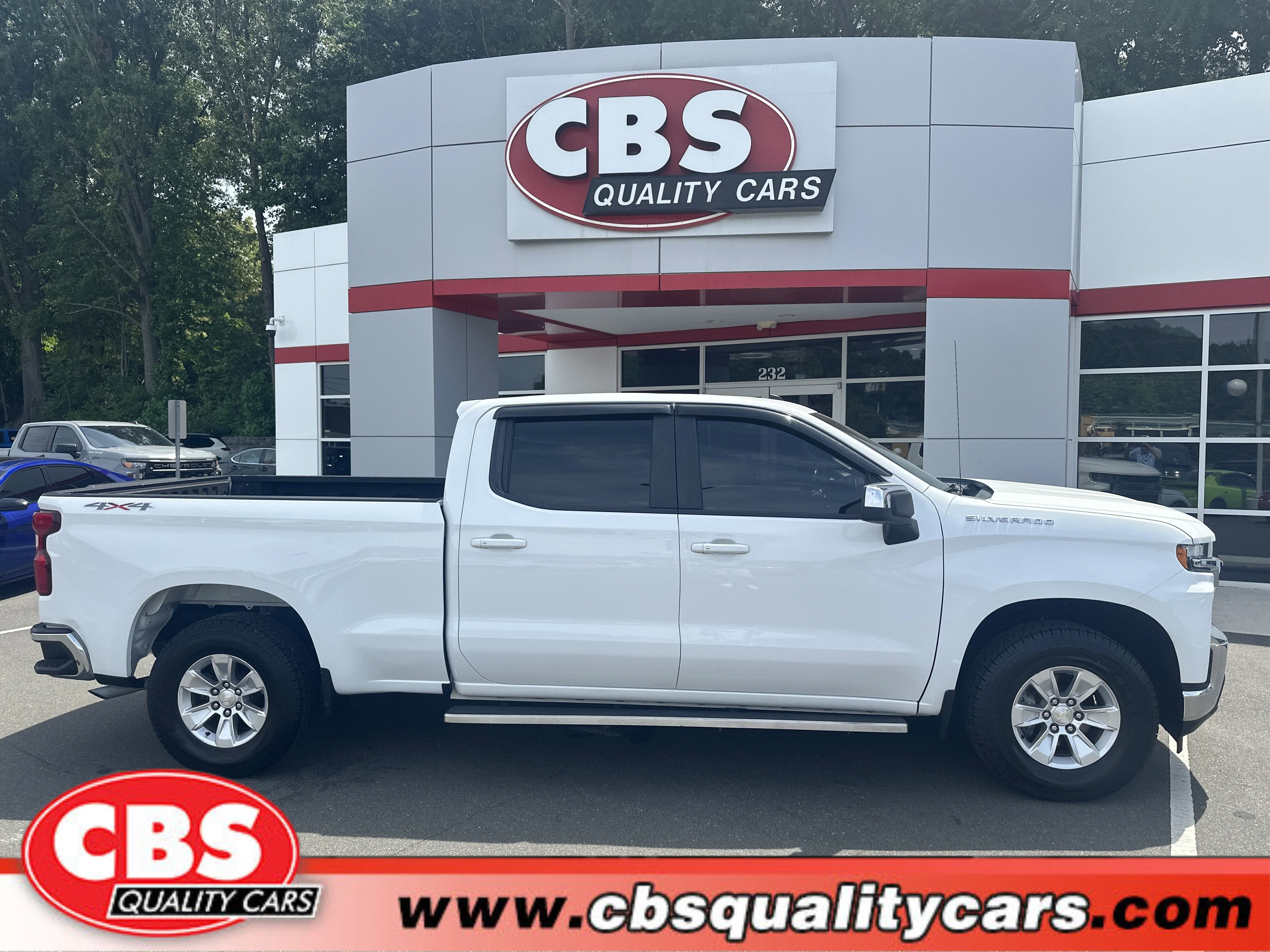 Used 2019 Summit White Chevrolet LT image 1