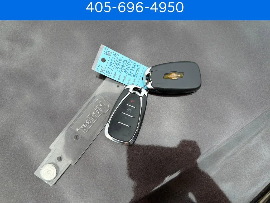 Pre-Owned 2016 Chevrolet Malibu LT