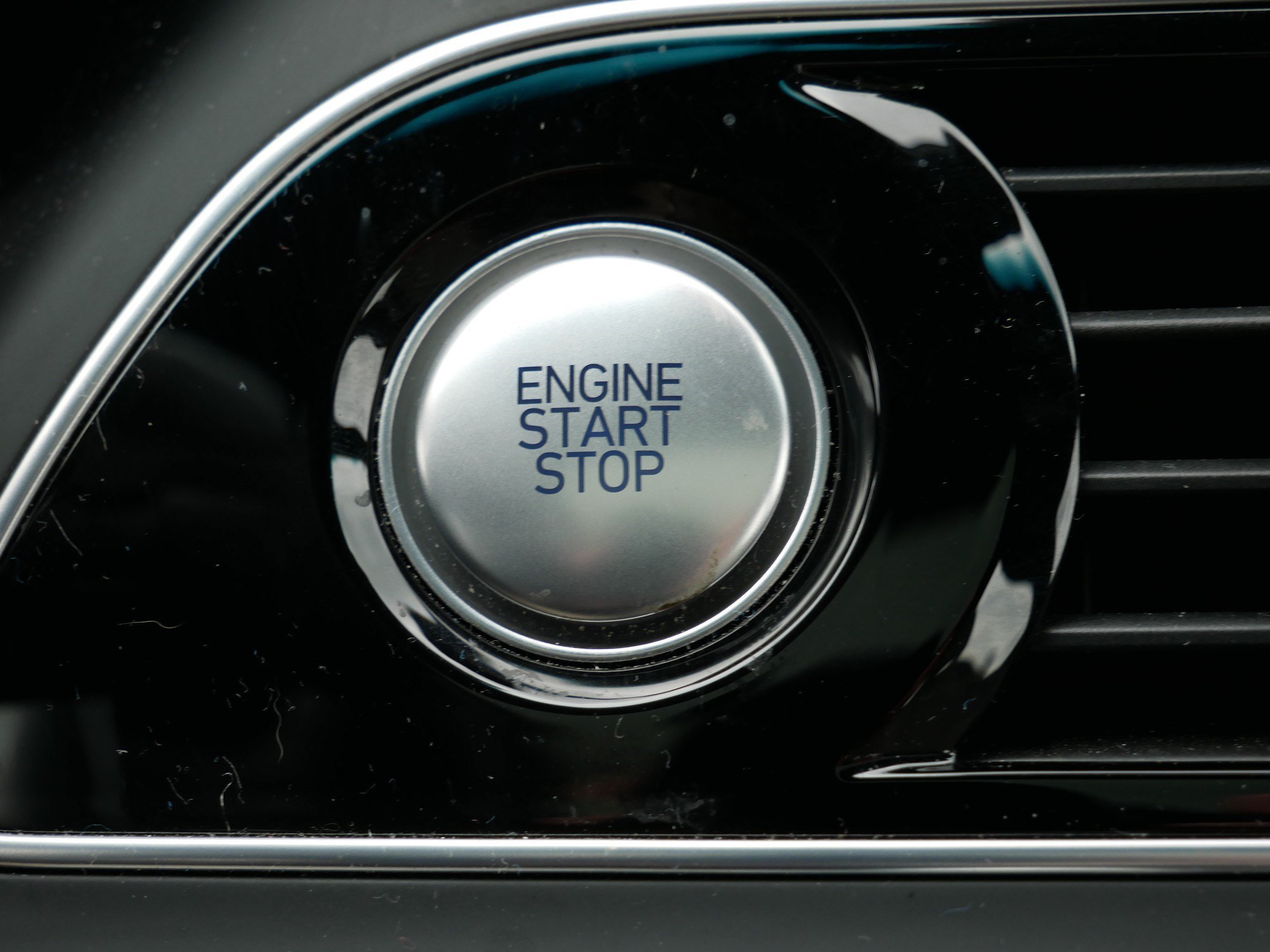 2023 GENESIS G70 Standard - Photo 32