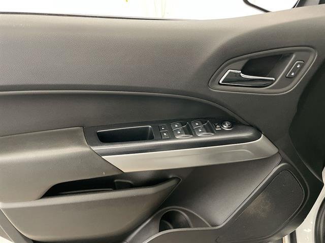 Certified Used 2020 SUMMIT WHITE Chevrolet 4WD LT image 21
