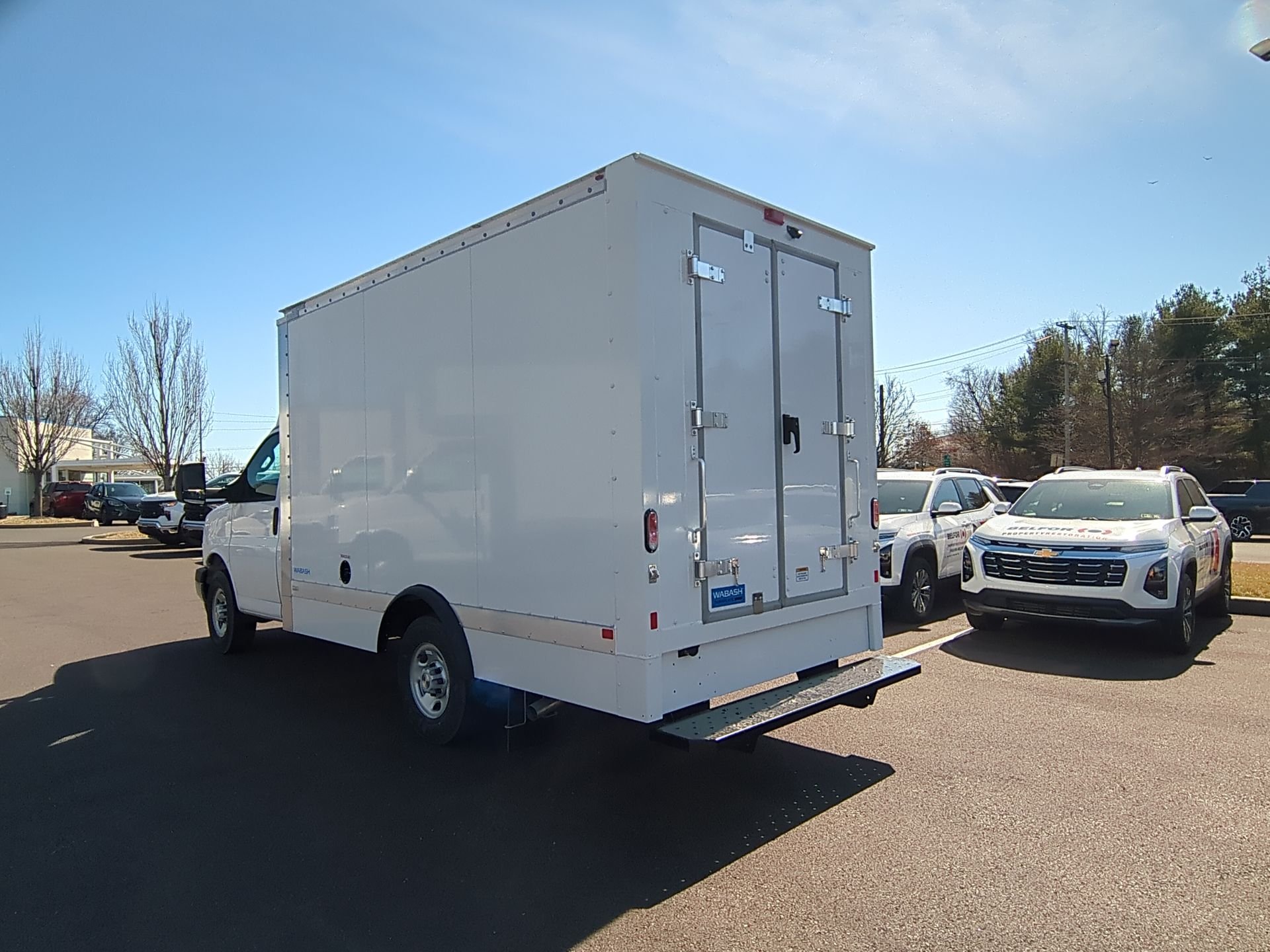New 2025 Summit White Chevrolet 1WT image 40
