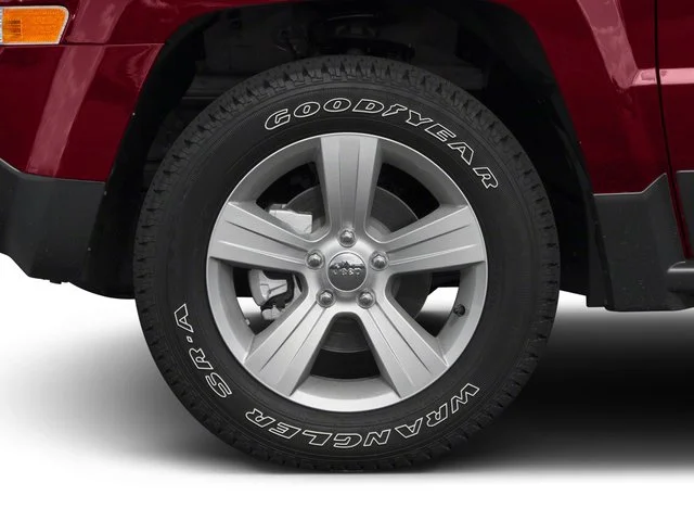 Used 2017 Granite Crystal Metallic Clearcoat Jeep Sport image 15