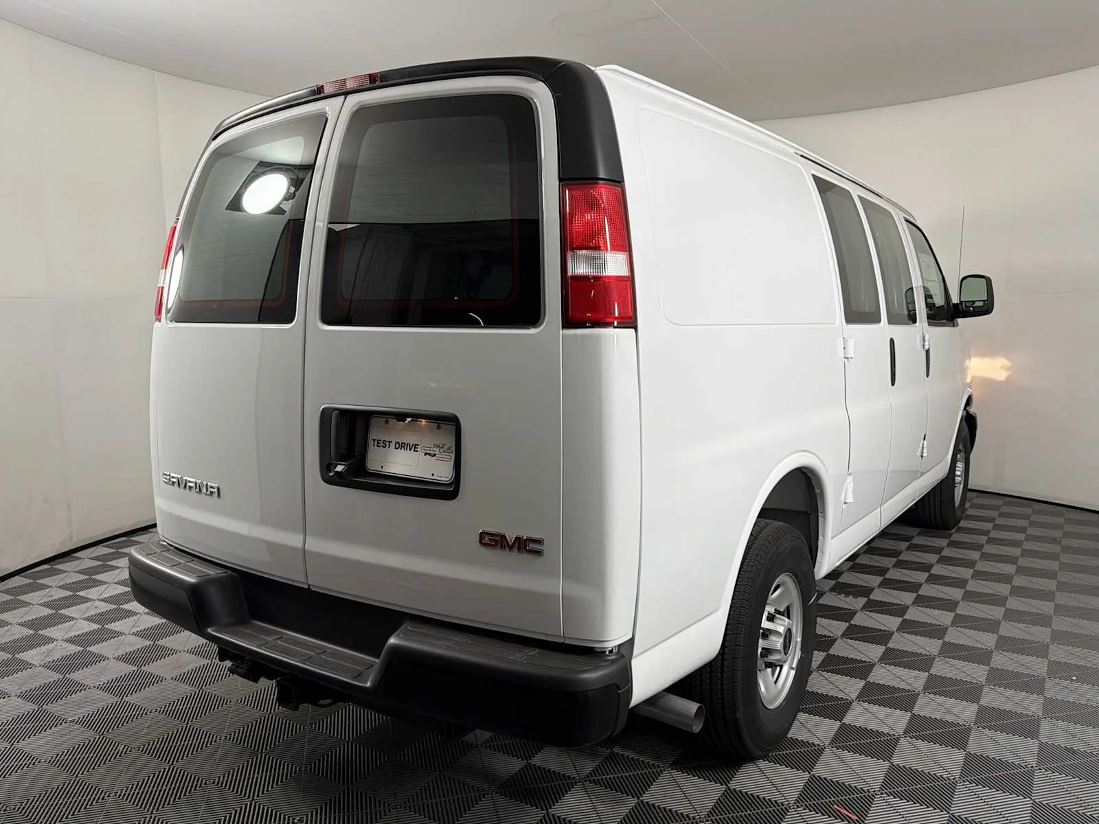 2025 GMC Savana Cargo Work Van - Photo 7