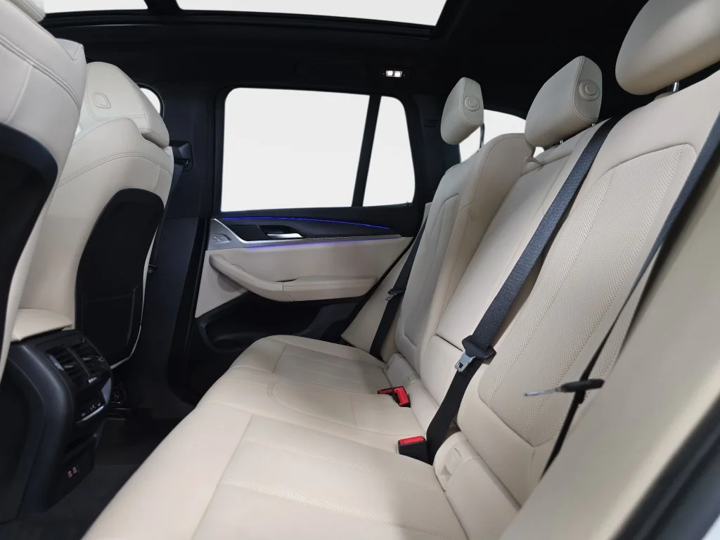 Used 2024 Alpine White BMW sDrive30i image 14