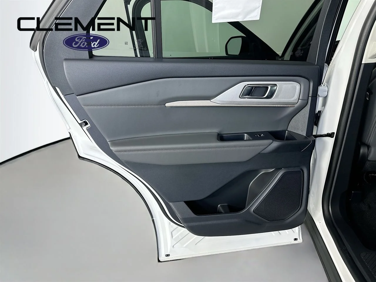 New 2026 Star White Metallic Tri-Coat Ford Active image 27