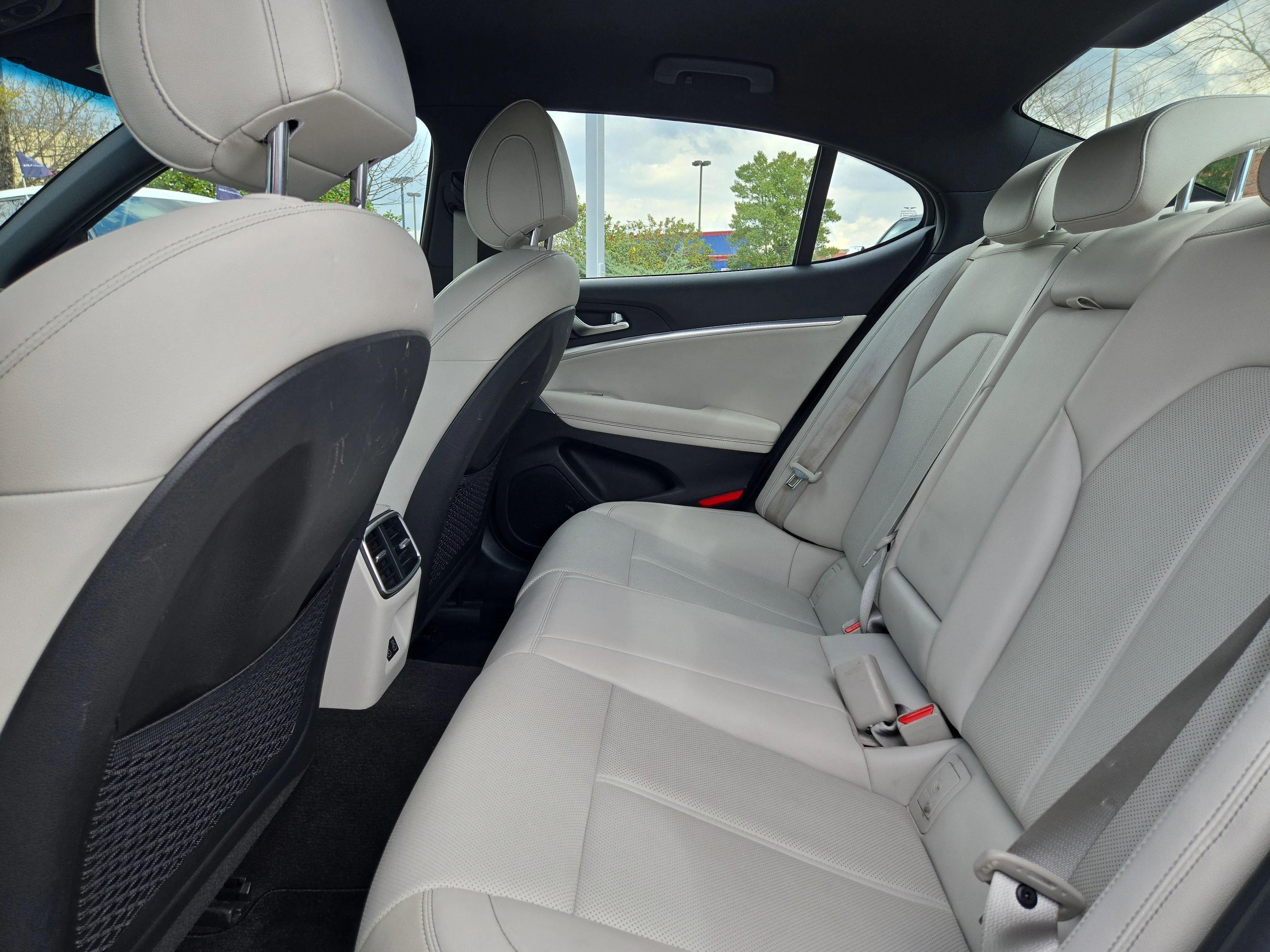 2025 GENESIS G70 Standard - Photo 12