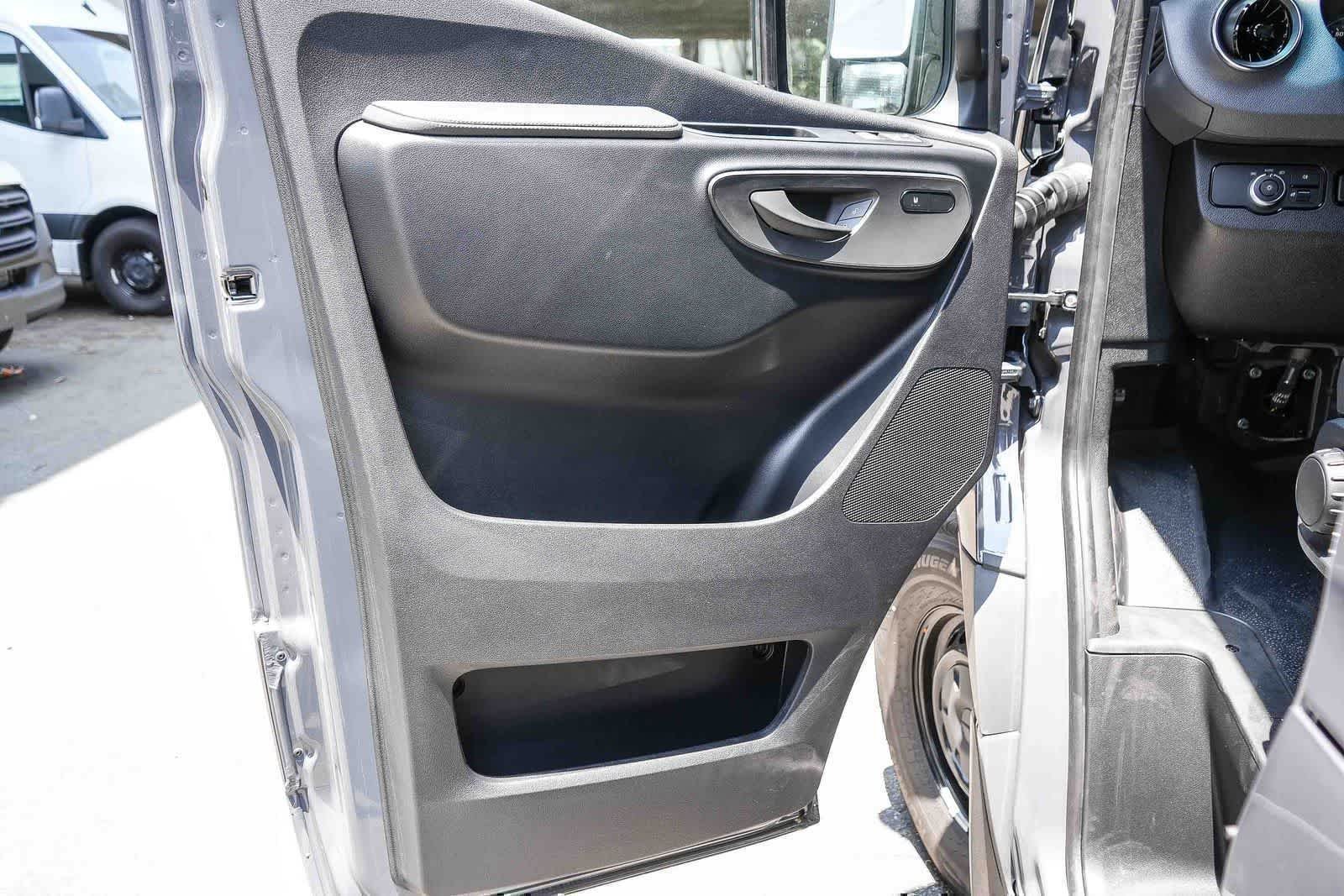 New 2026 Graphite Gray Mercedes-Benz Crew 144WB High Roof RWD 2.0L I4 Diesel Turbo HO image 26
