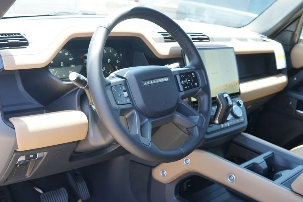 New 2026 Black Land Rover X-Dynamic SE image 10