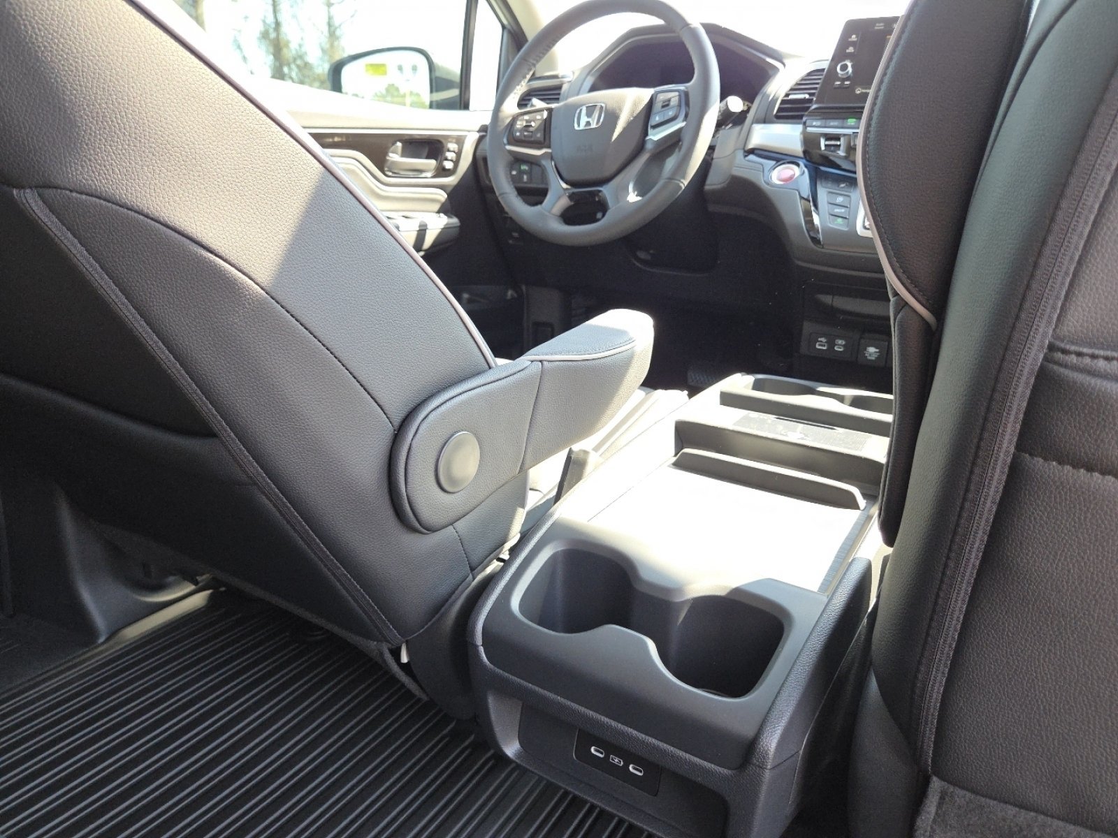 New 2026 Sonic Gray Pearl Honda Touring image 25