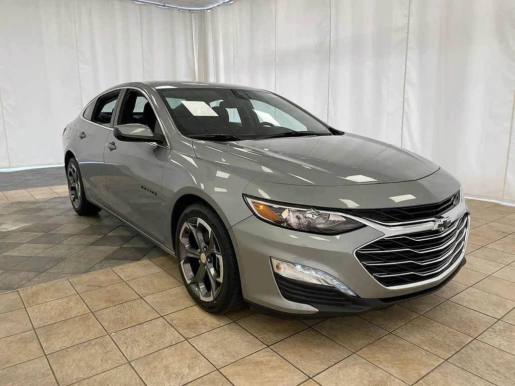 Used 2024 GRAY Chevrolet LT image 34