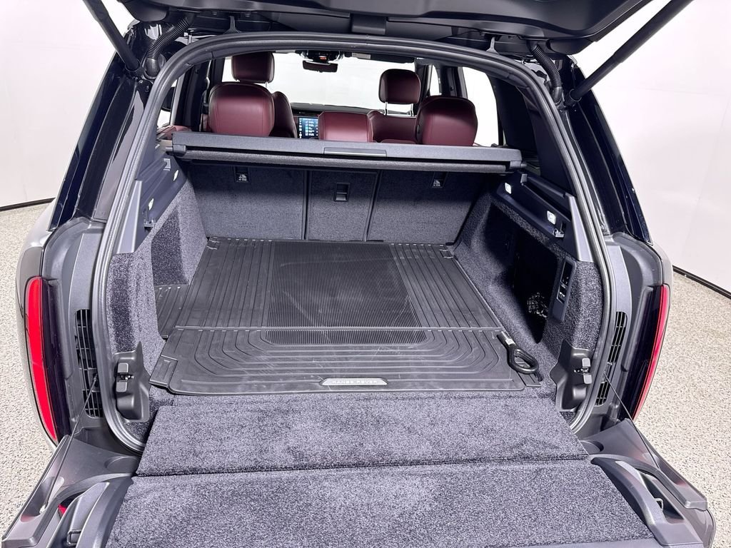 New 2026 Santorini Black Land Rover SE image 21