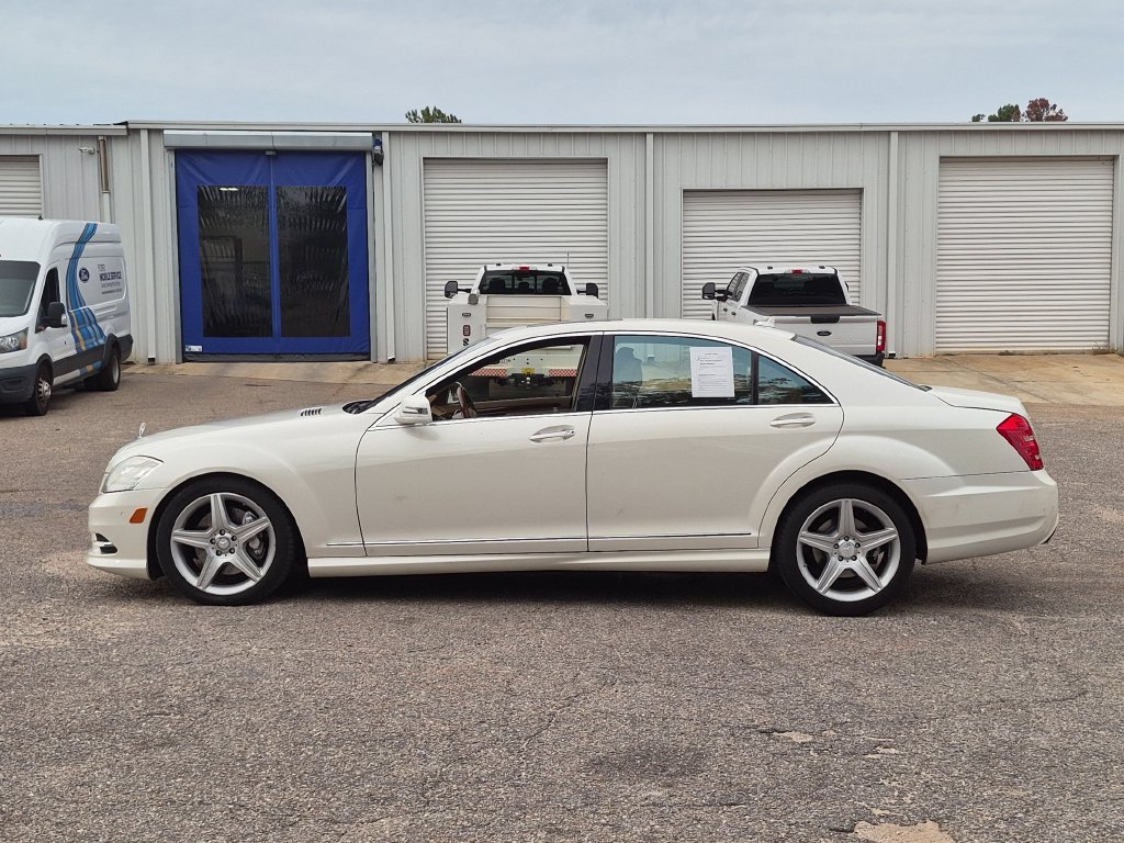 Used 2011 White Mercedes-Benz S 550 image 2