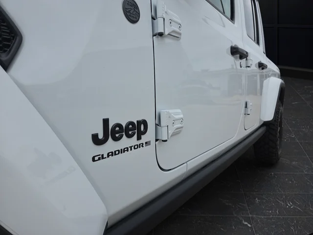 New 2025 Bright White Clear-Coat Exterior Paint Jeep Willys image 38