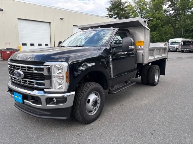New 2026 Agate Black Metallic Ford XL image 3
