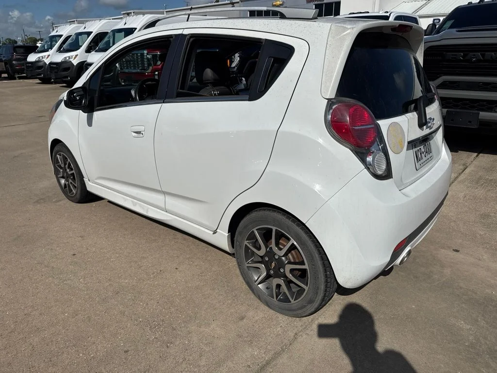 Used 2014 White Chevrolet 2LT image 3