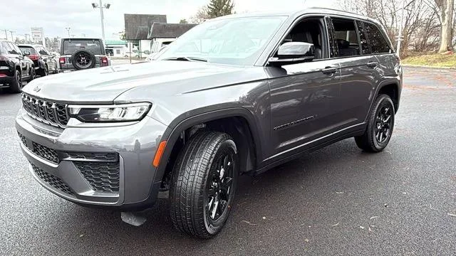 2026 Jeep Grand Cherokee Laredo - Photo 6