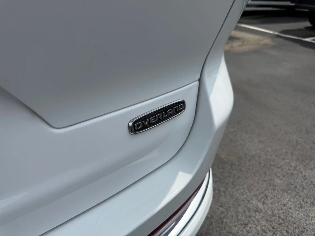 Used 2021 White/off-white Jeep Overland image 45